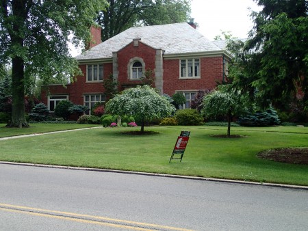 Lynn's house. Old Mansfield: no sidewalks